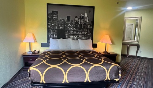 Deluxe Room, 1 King Bed, Non Smoking