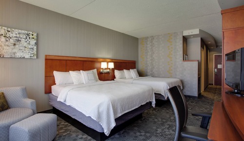Room, 2 Queen Beds (Mobility Accessible, Tub)