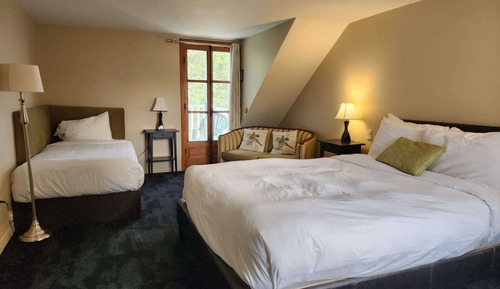 Comfort Triple Room, Balcony, River View