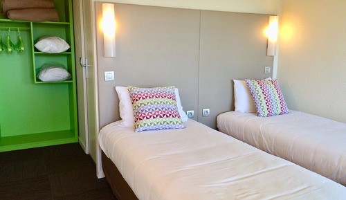 Next Generation, Room, 2 Twin Beds