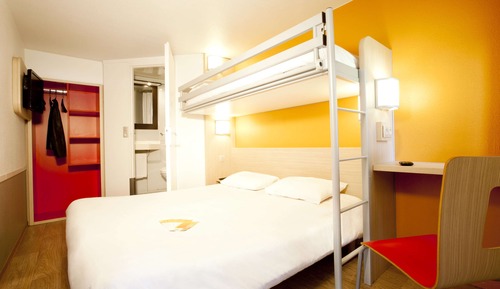 Standard Room, Multiple Beds (1 Double and 1 Single bed)