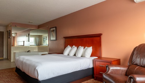 Superior Room, 1 King Bed (King Bed Whirlpool Suite)