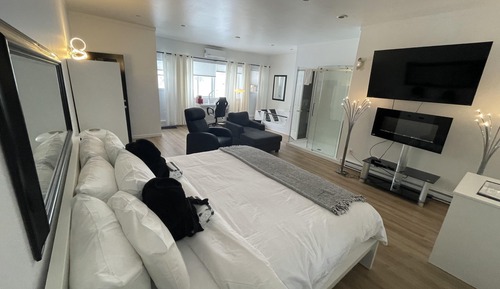 Elite Room, 1 King Bed, Balcony, Mountainside