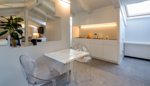 Design Suite, 1 King Bed, Non Smoking, Balcony