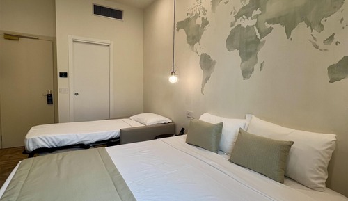 Standard Room, 1 Queen Bed, Non Smoking (with Single Sofabed)