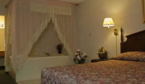 Deluxe Room, 1 King Bed, Jetted Tub