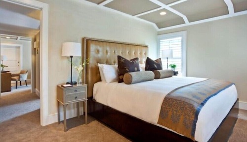 INN Junior Suite-Located at the White Elephant Inn at 19 North Water Street
