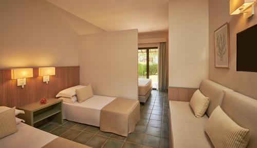 Family Room, Garden View