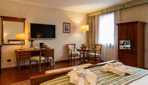 Junior Suite, 1 King Bed