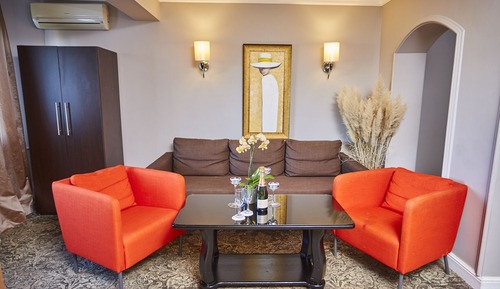 Deluxe Apartment