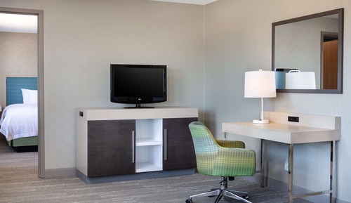 Suite, 1 King Bed, Non Smoking