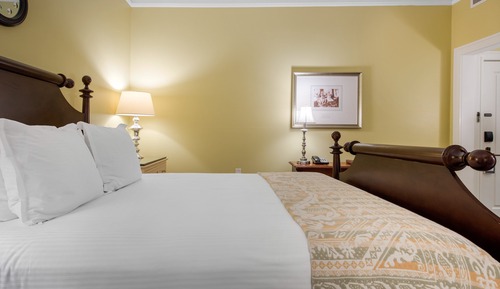 Deluxe Room, 1 Queen Bed