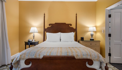 Room, 1 Queen Bed, Resort View (Porch)