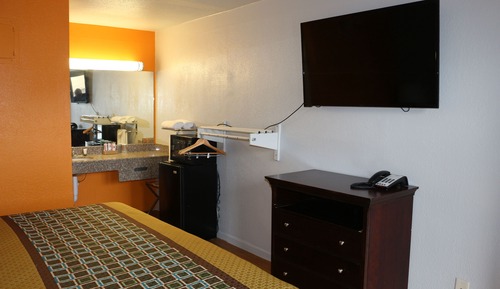 Standard Room, 1 King Bed, Accessible, Non Smoking