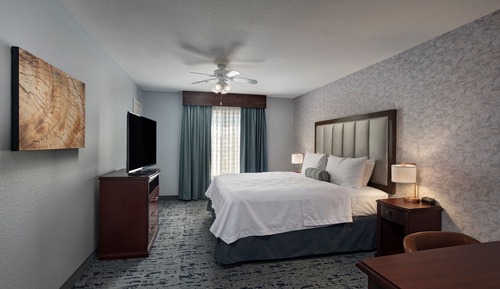 Suite, Accessible, Non Smoking (Mobility & Hearing, Roll-in Shower)