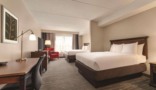 Studio Suite, 1 King Bed, Accessible, Non Smoking (Roll-in Shower)