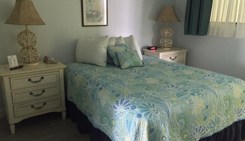 1 Queen Bed 2nd Floor Balcony