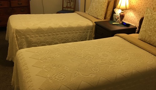 Room (Room #9, 2 Twin Beds)