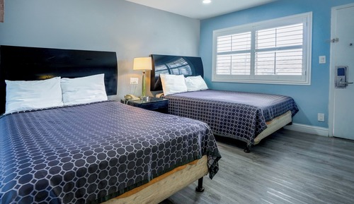 2 Full Beds Non-Smoking