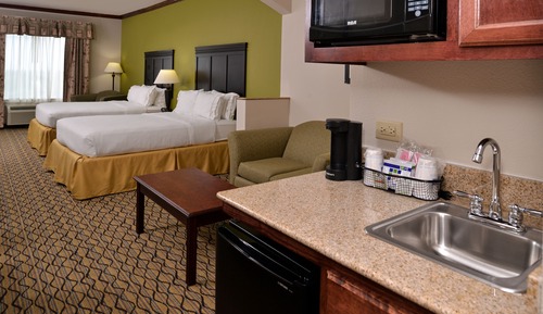 Suite, 2 Queen Beds (Wet Bar)