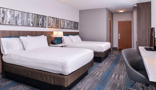 2 Queen Beds