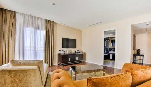 Suite, Hot Tub