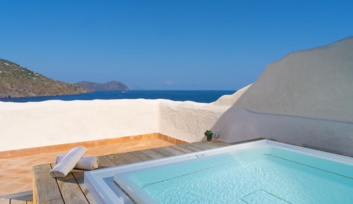 Superior Double Room, Hot Tub, Sea View