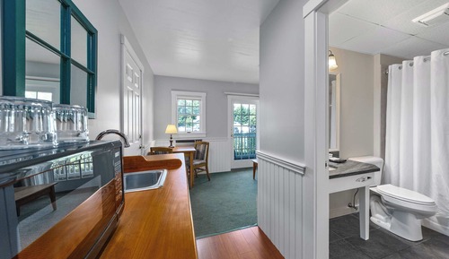 Two Queen Deluxe Suite - Not pet friendly