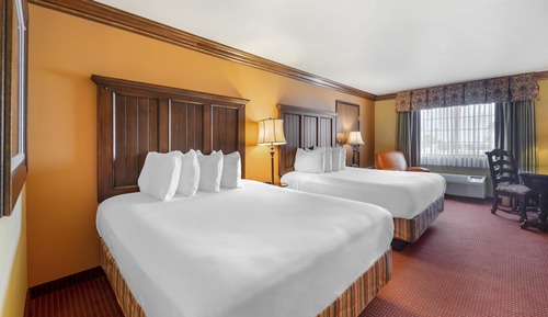 Executive Room, 2 Queen Beds, Non Smoking, Refrigerator & Microwave