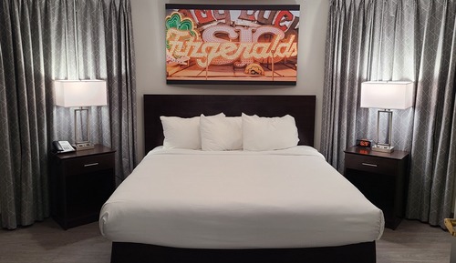 Suite, 1 King Bed, Non Smoking (Turret)
