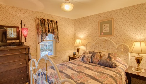 Traditional Room, 1 Queen Bed