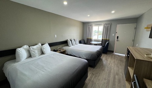 Room, 2 Queen Beds, Smoking