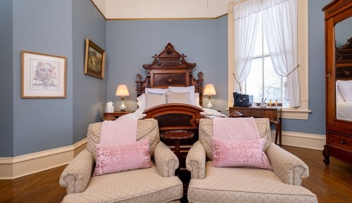 Miss Eliza Room