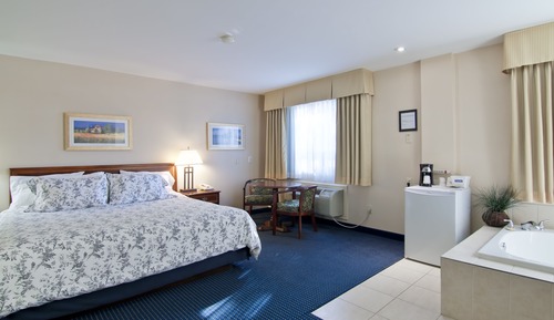Suite, 1 King Bed, Jetted Tub