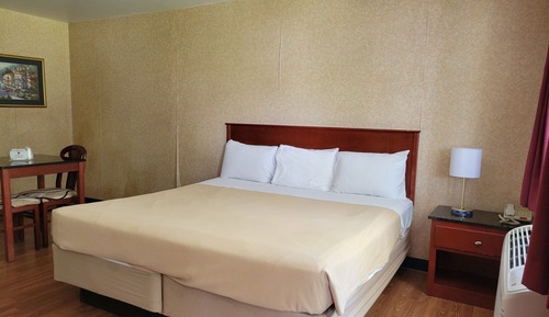Standard Room, 1 King Bed, Smoking
