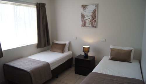 1-Bedroom 1 Queen + 2 Singles Superior 