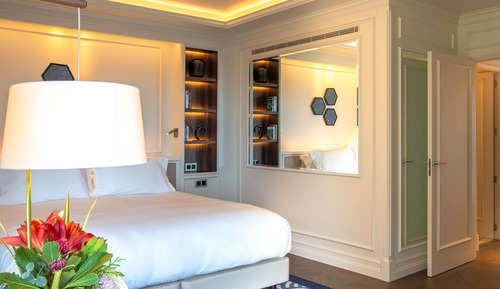 Premium Room, 1 King Bed, Garden View