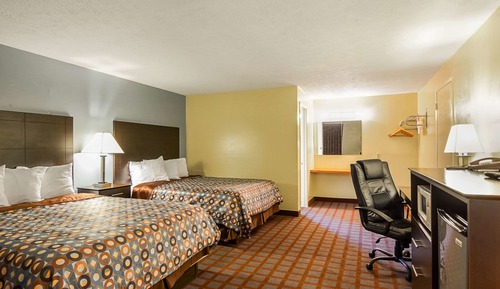 Standard Room, 2 Queen Beds, Non Smoking