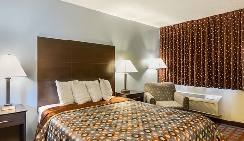 Standard Room, 1 Queen Bed, Smoking