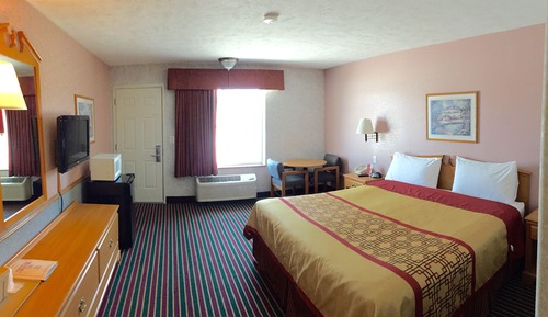 Standard Room, 1 King Bed
