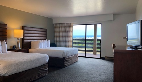 Standard Room, 2 Queen Beds, Non Smoking, Balcony (Lower Level;Pet Friendly)