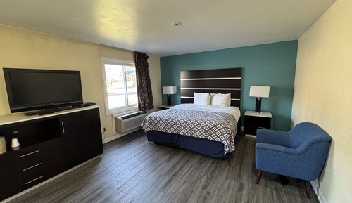 Standard Room, 1 King Bed, Non Smoking