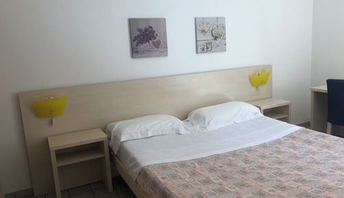 Economy Room