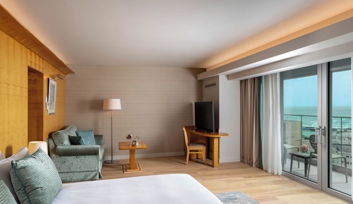 Deluxe Room, 1 King Bed