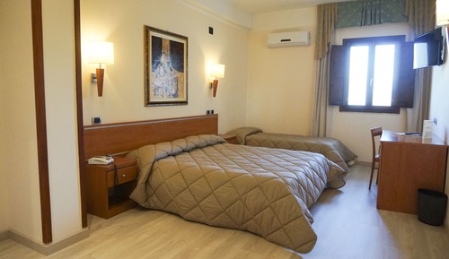Triple Room