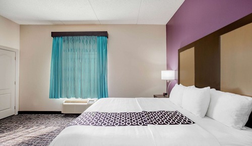 Suite, 1 King Bed, Non Smoking