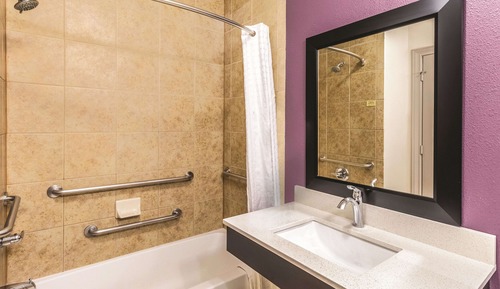 Room, 1 King Bed, Accessible, Non Smoking (Mobility Accessible)