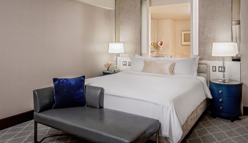 Classic Room, 1 King Bed, Accessible Bathtub (Accessible Tub)