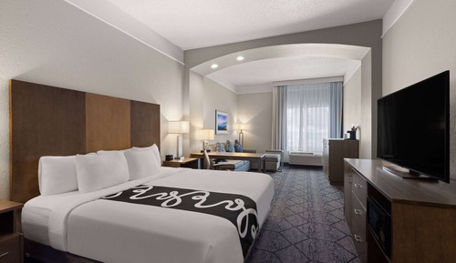 Suite, 1 King Bed, Non Smoking