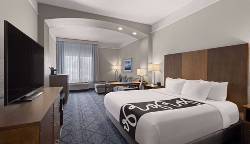 Suite, 1 King Bed, Accessible, Non Smoking (Mobility Accessible)